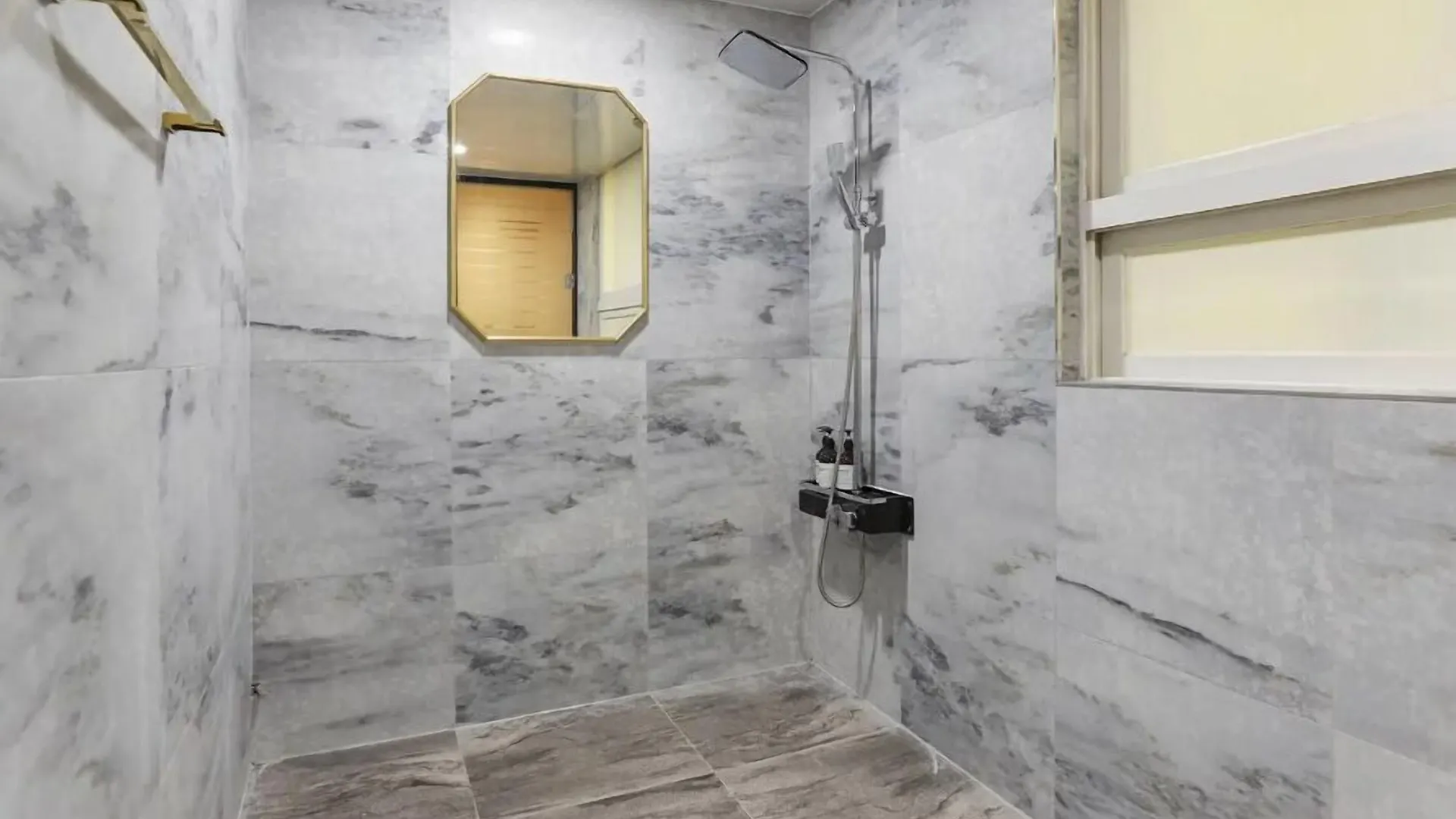 On & Off Hotel Bupyeong Incheon 0*,  Korsel